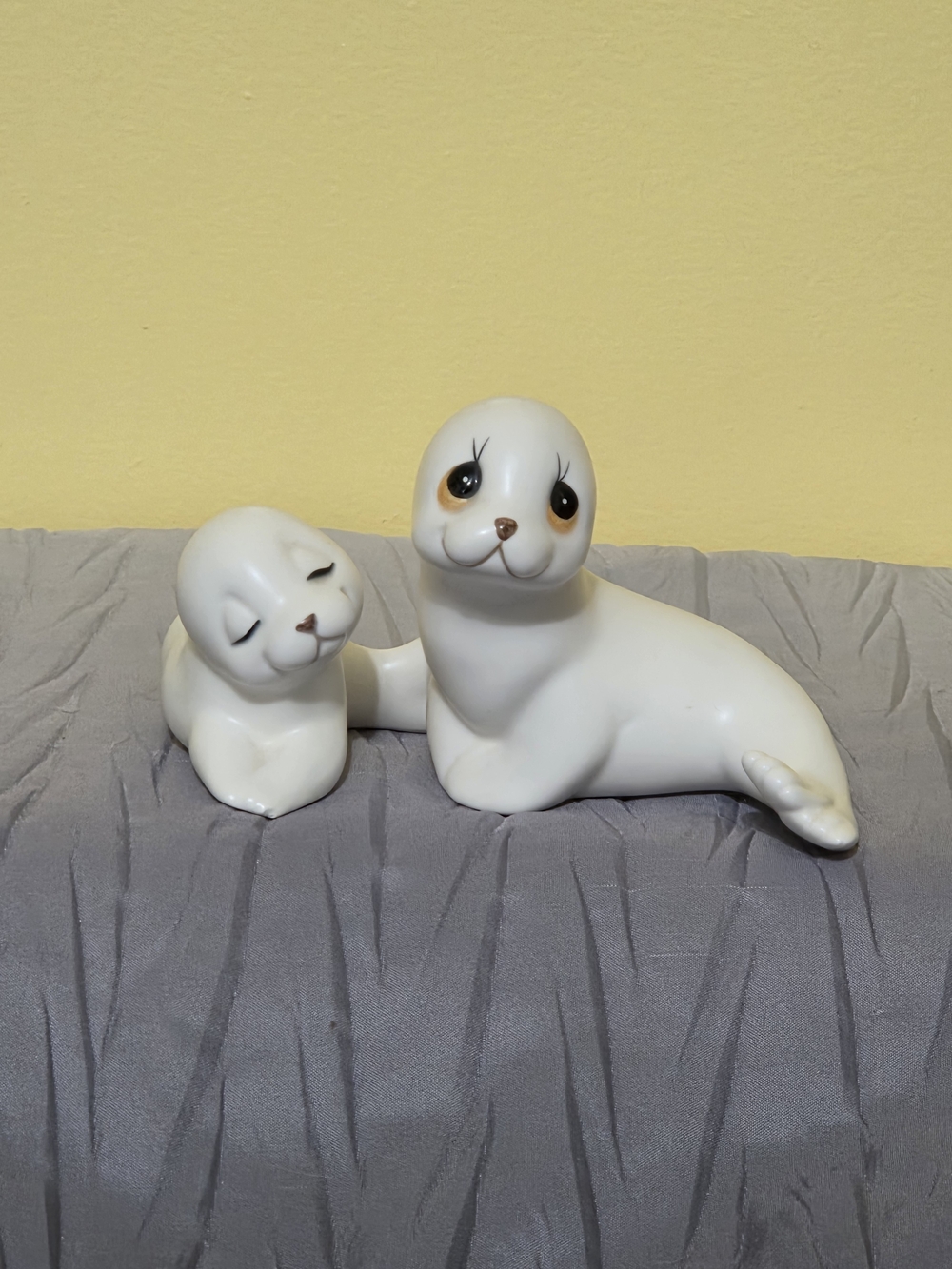 Oxford White Ceramic Seal Figurine Pair
